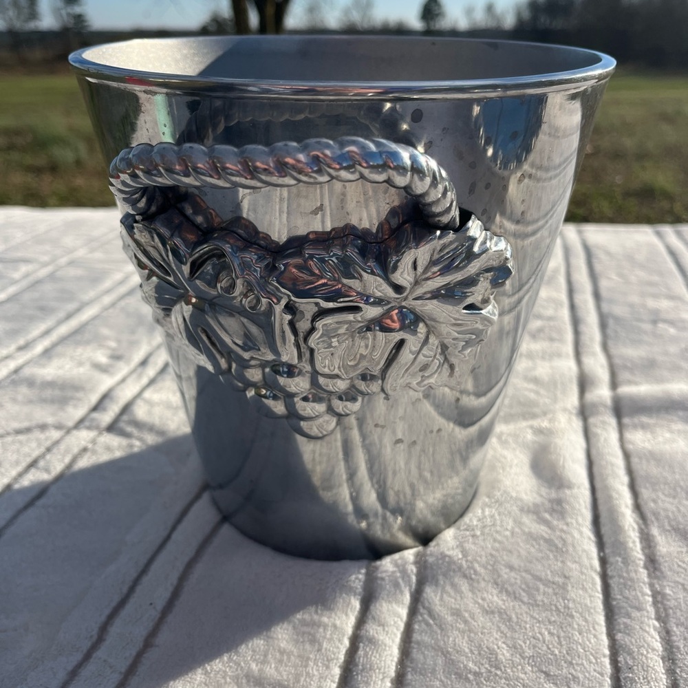 Vintage Ice Bucket with Grape handle  Design